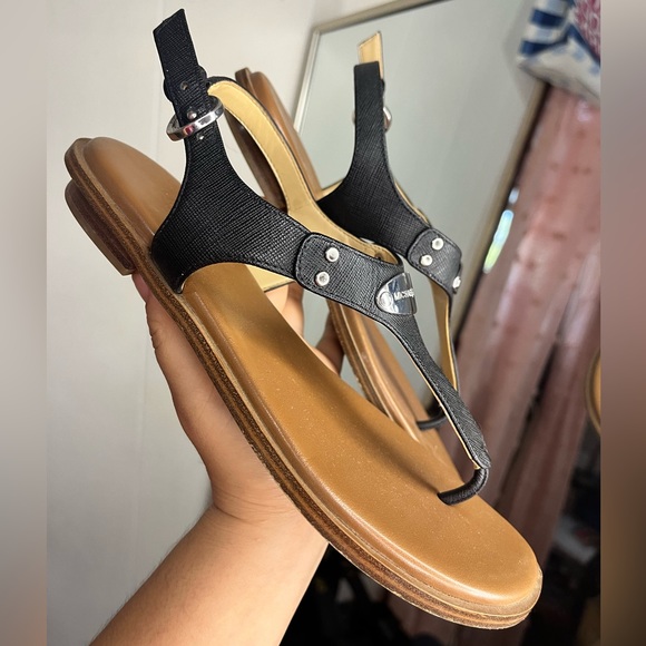 semi new black sandals - Picture 2 of 2